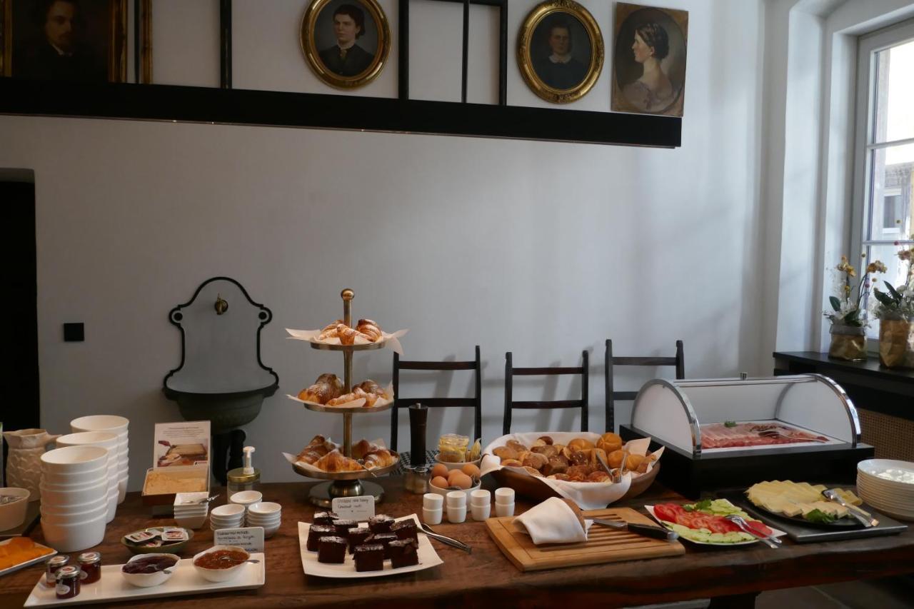 Goldenstern Townhouse Hotel Bolzano Ngoại thất bức ảnh