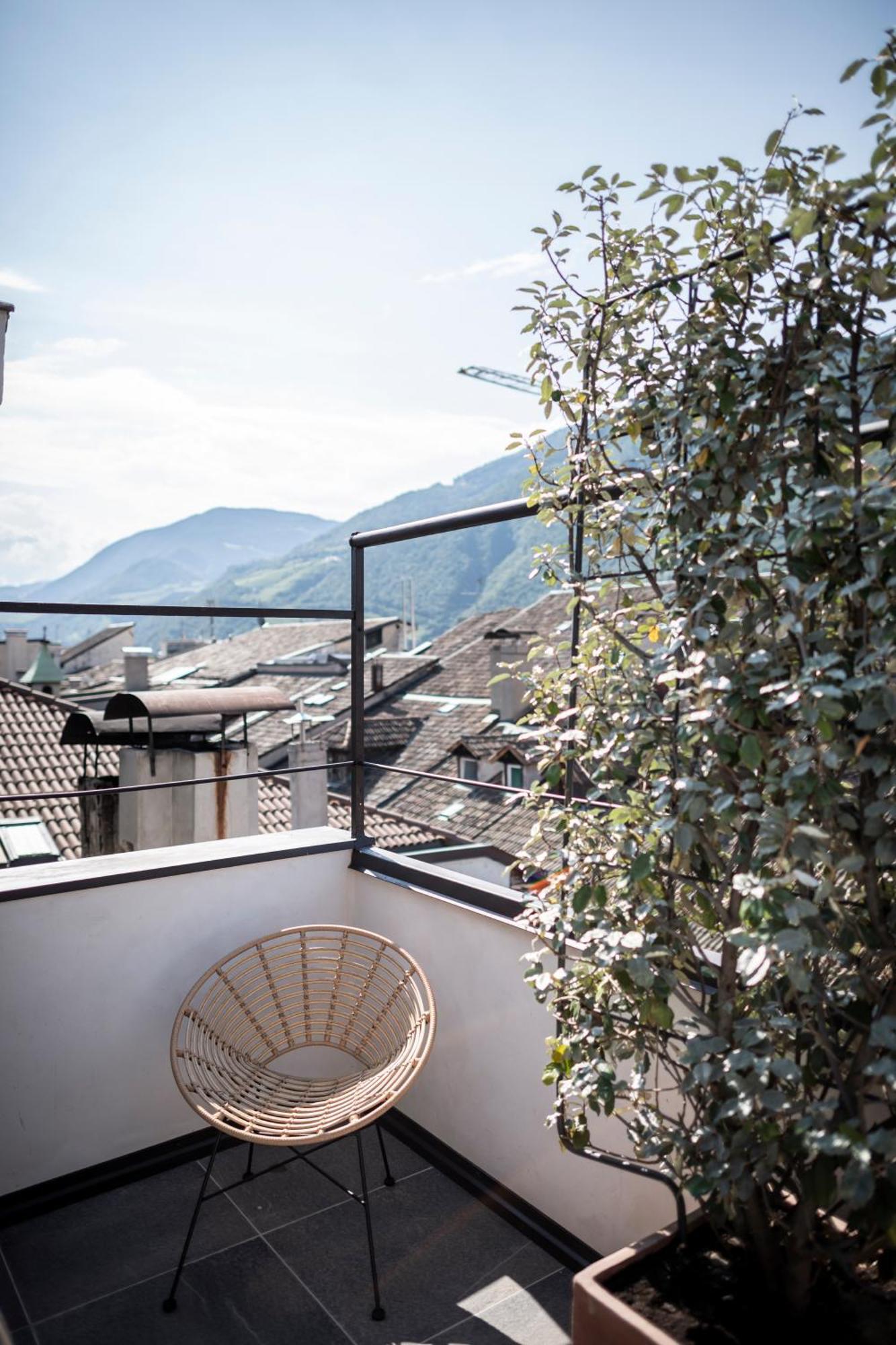 Goldenstern Townhouse Hotel Bolzano Ngoại thất bức ảnh